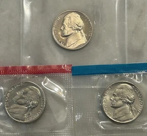 1972 P D S Jefferson Nickel - Proof & BU 3 Coin Lot - Mint Cello - Picture 1 of 5