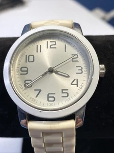 FMDX182 Silver Tone Women’s Quartz Watch New Battery White Silicon Band - Picture 1 of 8