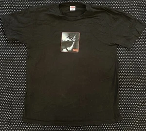 Camiseta Supreme FW21 Afro Skater Sombra Negra Mediana - Imagen 1 de 5