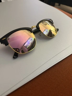 Очки солнцезащитные Ray-Ban RB3016 Clubmaster 901/Z2 черная оправа линзы зеркальные розовое золото - Изображение 1 из 4