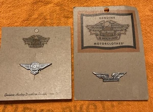 Harley Davidson 2 Stück Motorradjacke, Mütze & Weste Pins - Bild 1 von 4