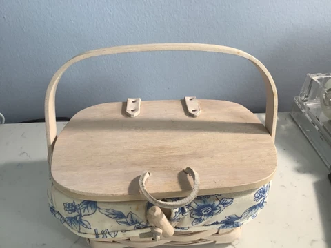 AUTHENTIC SIGNED 2001 LONGABERGER BASKET WITH HANDLE LINEN & PLASTIC LINEN NR Cover