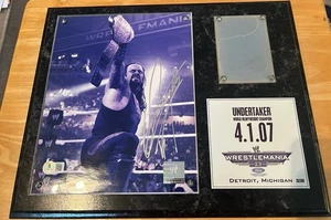 Undertaker Autograph Wrestlemania 23 Plaque Ring Mat #39/500 Signed beckett - Picture 1 of 9