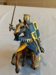 Schleich Ritter World of Knights Prince Knight on rearing horse 70009 - Picture 1 of 9