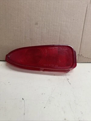 Lente de lámpara trasera GM 5952983 LH 1962 Buick Special 4 puertas NOS Foto 1 de 4