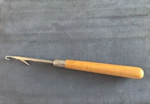 Vintage Rug Making Hook Tool Slim Wooden Handle. - Picture 1 of 1