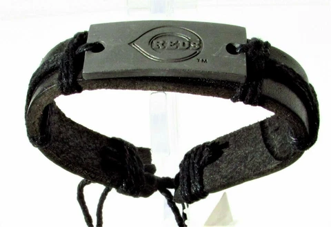 Cincinnati Reds Leather Bracelet MLB Officially Licensed 7 in Length Cover