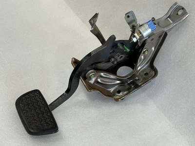 2000 2001 2002 2003 2004 TOYOTA AVALON BRAKE PEDAL - Image 1 of 4
