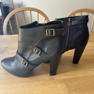 Botas para mujer SimplyWang Vera Wang Jaeger. Marrón. Talla 10M Foto 1 de 4