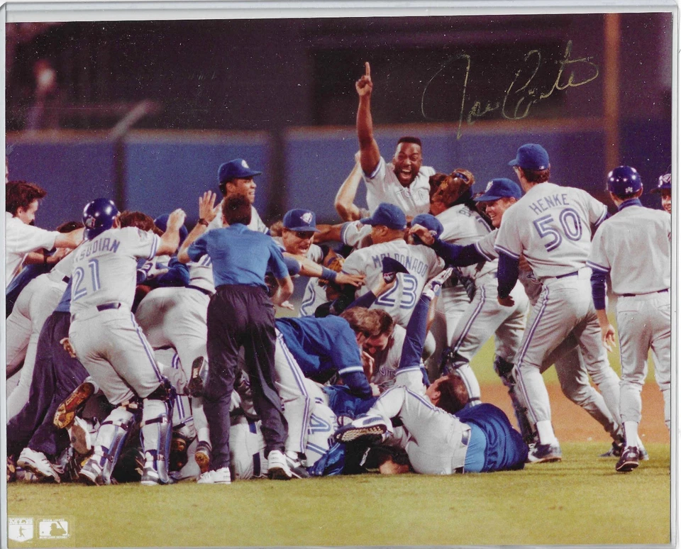 Joe Carter Autograph 8x10 Photo Toronto 1993 Blue Jays World Series Home Run - Image 1 of 1