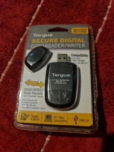 Targus Secure Digital Card Reader Writer USB 2.0 TGR-MSD500 For PC/Mac - Picture 1 of 2