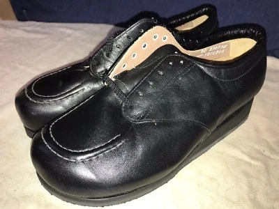 P. W. Minor Orthopedic Black Lace Up Wedge Heel Comfort Shoe 5.5 C Wide - Image 1 of 4