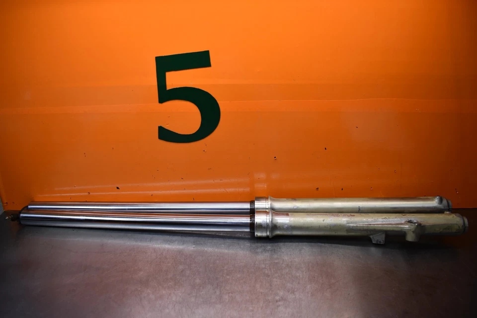 Horquillas delanteras Suzuki PE250 1978 PE 250 78 5G0 Foto 1 de 4