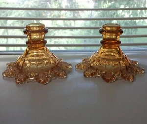 Par de candelabros vintage de anillo ámbar y pétalos Westmoreland - Imagen 1 de 8