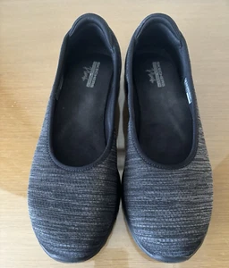 SKECHERS LADIES MEMORY FOAM RELAXED FIT SLIP ON BLACK/ GREY SIZE 6 - Picture 1 of 5