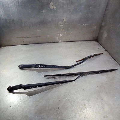 Toyota Celica Mk7 T230 1999-2006 PAIR Front Windscreen Wiper Arms & Blades - Image 1 of 4