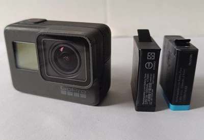 GoPro Hero-5 BLACK + 2 BATTERIE + Supporto Casco + Manubrio + Accessori - Image 1 of 4