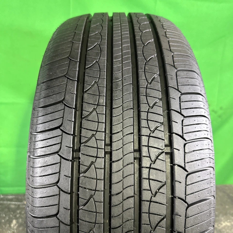 Juego, Usado-235/50R18 Nexen Priz AH8 97H 8/32 Punto 2823 Foto 1 de 2