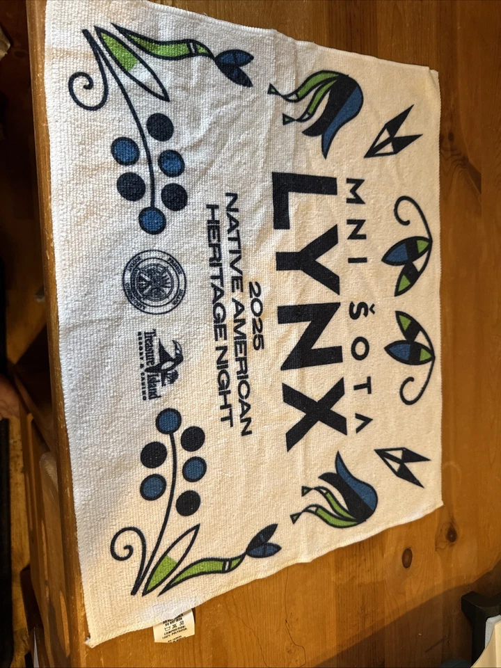 2025 明尼苏达猞猁拉力毛巾美洲原住民传统之夜 — 第 1/1 张图片