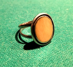 Vintage Silberring mit ovaler Einfassung Cabochon hellbraun Farbstein, Größe 12,5 bis 13 - Bild 1 von 9