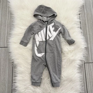Nike Bebé Una Pieza Cremallera Capucha Cremallera Completa Body Mameluco Talla 9 Meses 9M Gris - Imagen 1 de 5