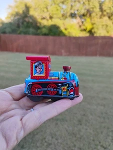 Treno di latta retrò giocattolo da collezione vintage decorazione ufficio avvolgibile locomotiva giocattolo - Foto 1 di 6