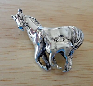 Sterling Silber 25x35mm schwer 12 Gramm Pferd Stute Fohlen Hengstnadel & Anhänger - Bild 1 von 7