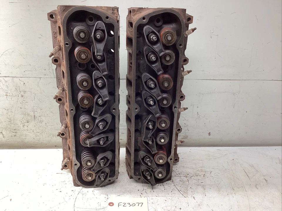 Ford E-Series 302 1974 juego de culata D3ue-aa - fecha 4C8 / 4C8 Foto 1 de 4