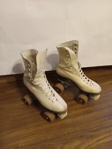 Vintage Womens / girls  Roller Skates White Leather Size 6 Sure-Grip Wheels