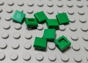 LEGO Lot of 8 Green 1x1 Tile Sidewalk Pieces - Picture 1 of 1