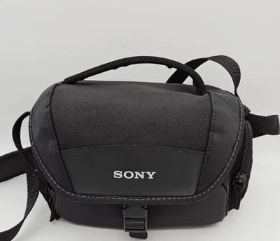 Sony LCS-U21 Soft Carrying Case for Cyber-Shot & Alpha Cameras – Black - Image 1 of 4
