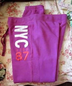 Aeropostale Damen NYC 87 Jogginghose Gr. Medium lila - garantiert authentisch! - Bild 1 von 6