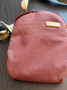 Bellroy Tokyo Crossbody Bag — Plum — Excellent Condition - Picture 1 of 4