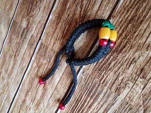 Nuevo Brazalete Rasta Único Cordón Negro Hecho a Mano Se adapta a la mayoría - Imagen 1 de 3