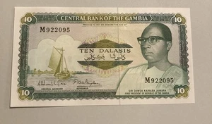 Gambia 10 Dalasis Banknote Prefix M922095 (1680) - Picture 1 of 2