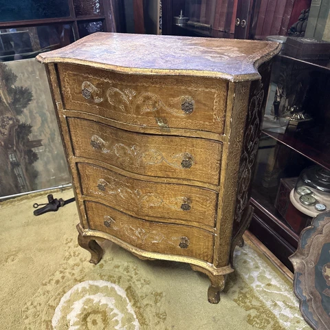 Victorian Style antique 4 drawer dresser, Must See! Cover