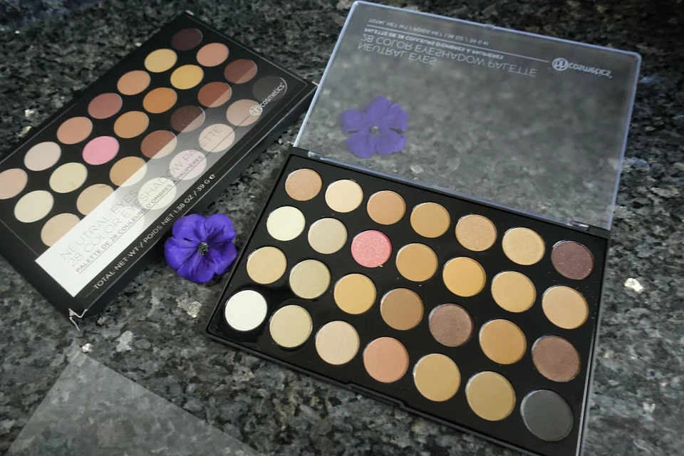bh cosmetics neutral eyes 28 color eyeshadow palette new in box full size  - Image 1 of 4