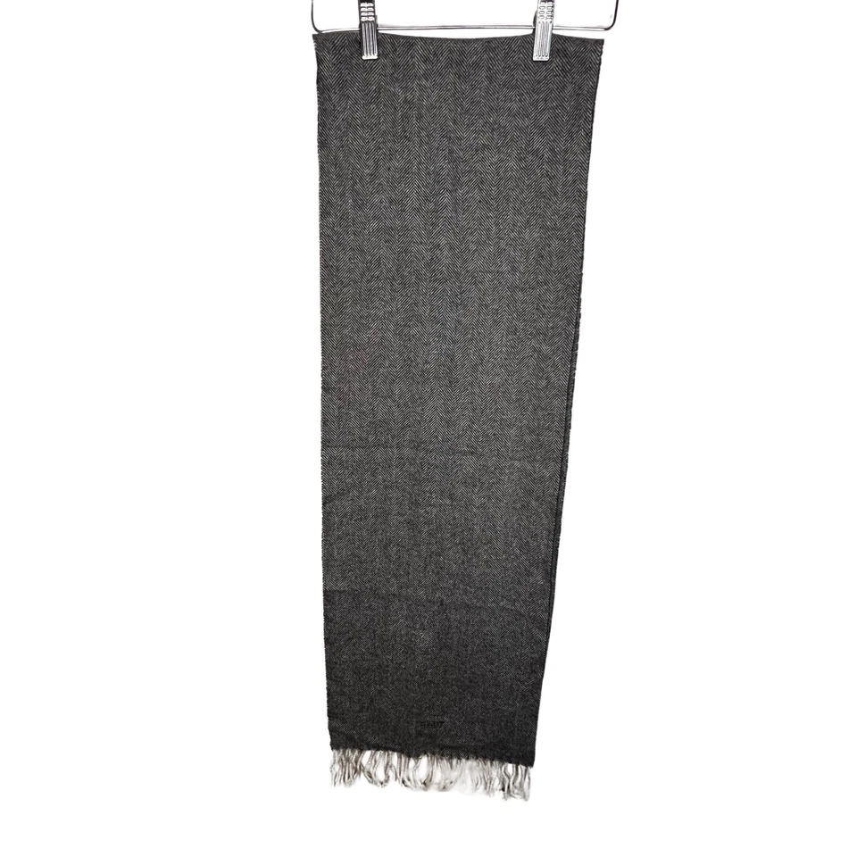 Gant Scarf 100% Lambswool Made In Italy Grey White Tassels Herringbone Pattern - Image 1 of 4