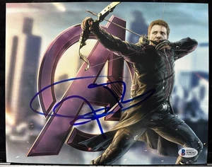 JEREMY RENNER SIGNED PHOTO HAWKEYE AUTOGRAMM AVENGERS 8X10 MARVEL DISNEY BAS COA - Bild 1 von 3