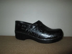 DANSKO Black Tooled Leather Closed-Back Professional Clogs ~ 39; 9 US *WORN 1 X - Picture 1 of 8