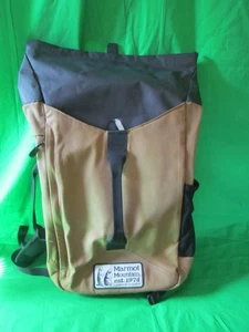 Marmot Mountain Est. Estilo 1974: Mochila bolsa seca F-24560 con funda para portátil bonita - Imagen 1 de 9