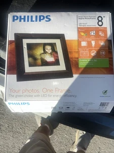 Philips DIGITAL REMOTE PHOTO FRAME 8” LED NICE - Picture 1 of 3
