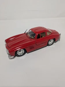 Vintage CB Car Diecast 1:24 Scale Red Mercedes 300 SL Gullwing - Picture 1 of 4