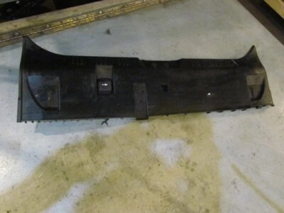 BMW E60 M5 2006 panel de moldura de pestillo de maletero 7024863 Foto 1 de 4