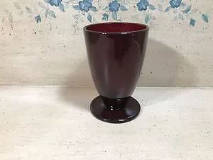 Vaso vintage con patas de vidrio rojo rubí - Imagen 1 de 3