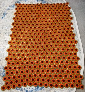 Vtg Afghan Blanket Daisy Chain Crochet Flower Floral Handmade Throw 52 x 72 - Picture 1 of 9