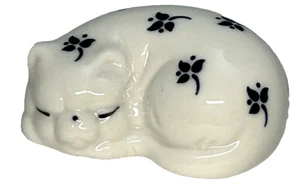 Vintage 80s Enesco Blue White Cat  Porcelain Sleeping Kitten Flowers 1988 Figure - Picture 1 of 12