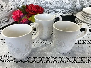 3er Set Grasslands Road "Melody - Weathered White" Blumen Tassen - Bild 1 von 9