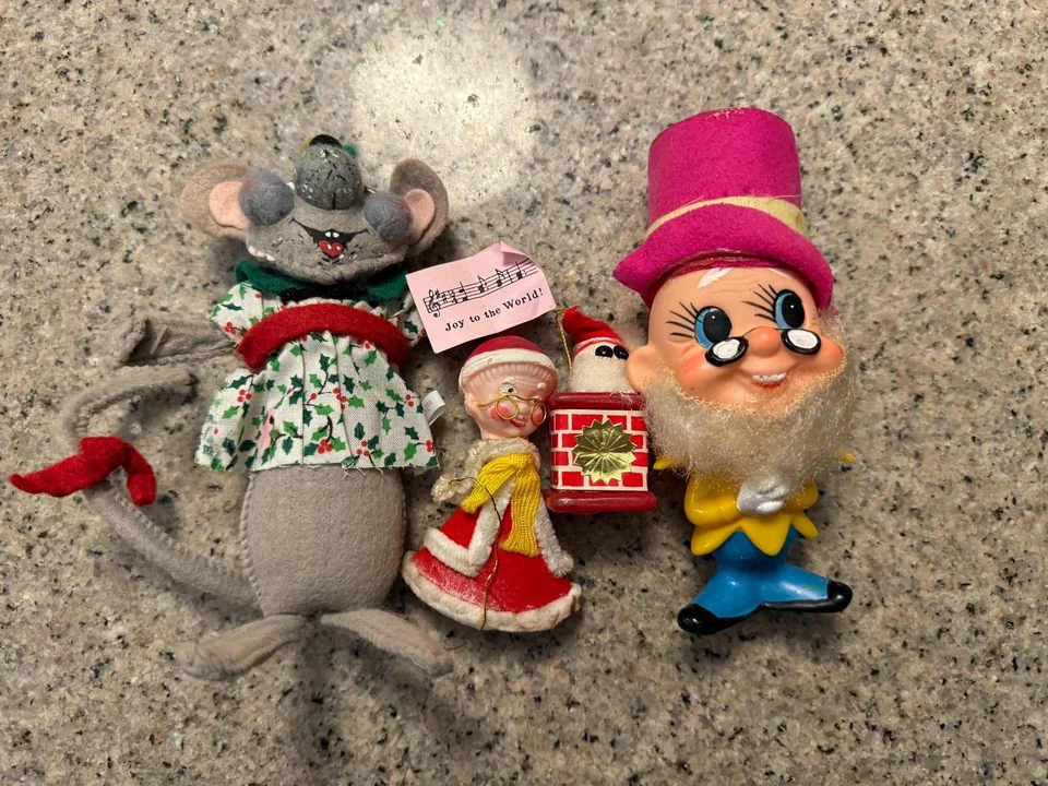 Vintage Christmas Lot of 4 Mouse, Elf and Santa Ornaments Ve RARE HTF 1960's - Imagem 1 de 1