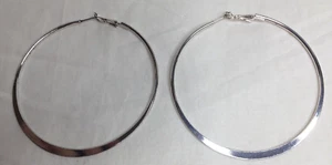 Pendientes grandes de 3" con aro perforado de discoteca hippie de tono plateado - Imagen 1 de 5